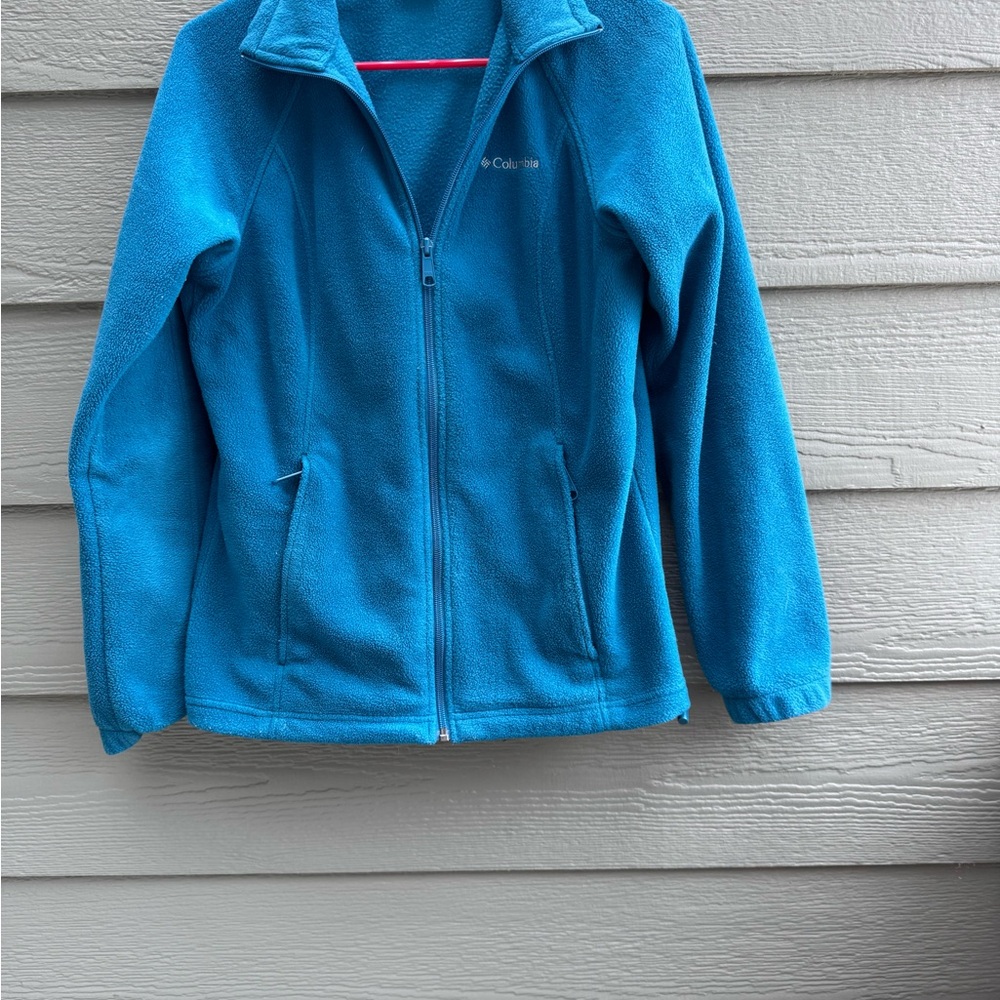 Columbia woman’s Turquoise Fleece Jacket